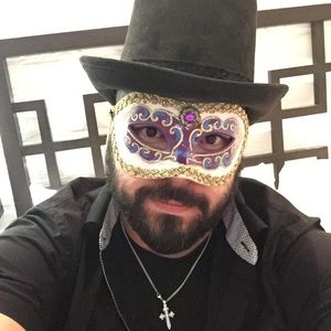 Meet your Posher, Nicholas